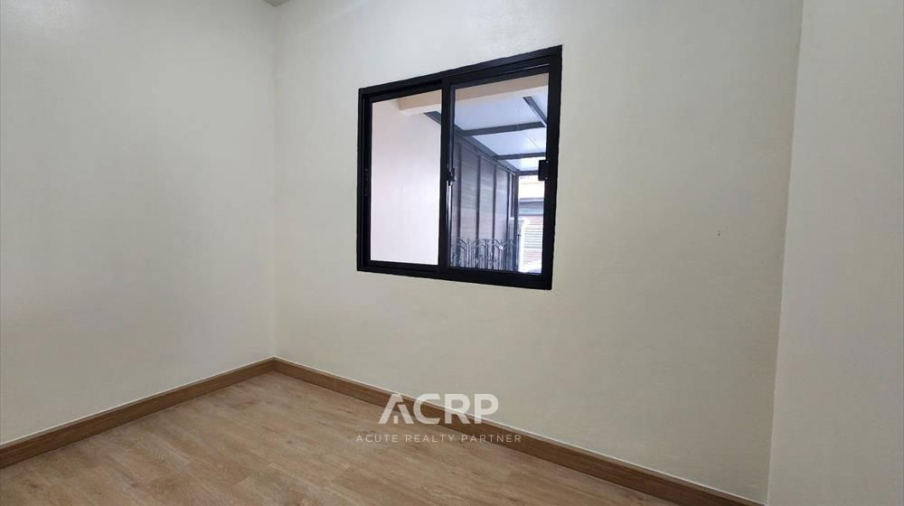 picture 3-story townhome for sale, newly renovated, Supalai Sukhumvit-Srinakarin, in good condition - 9/19