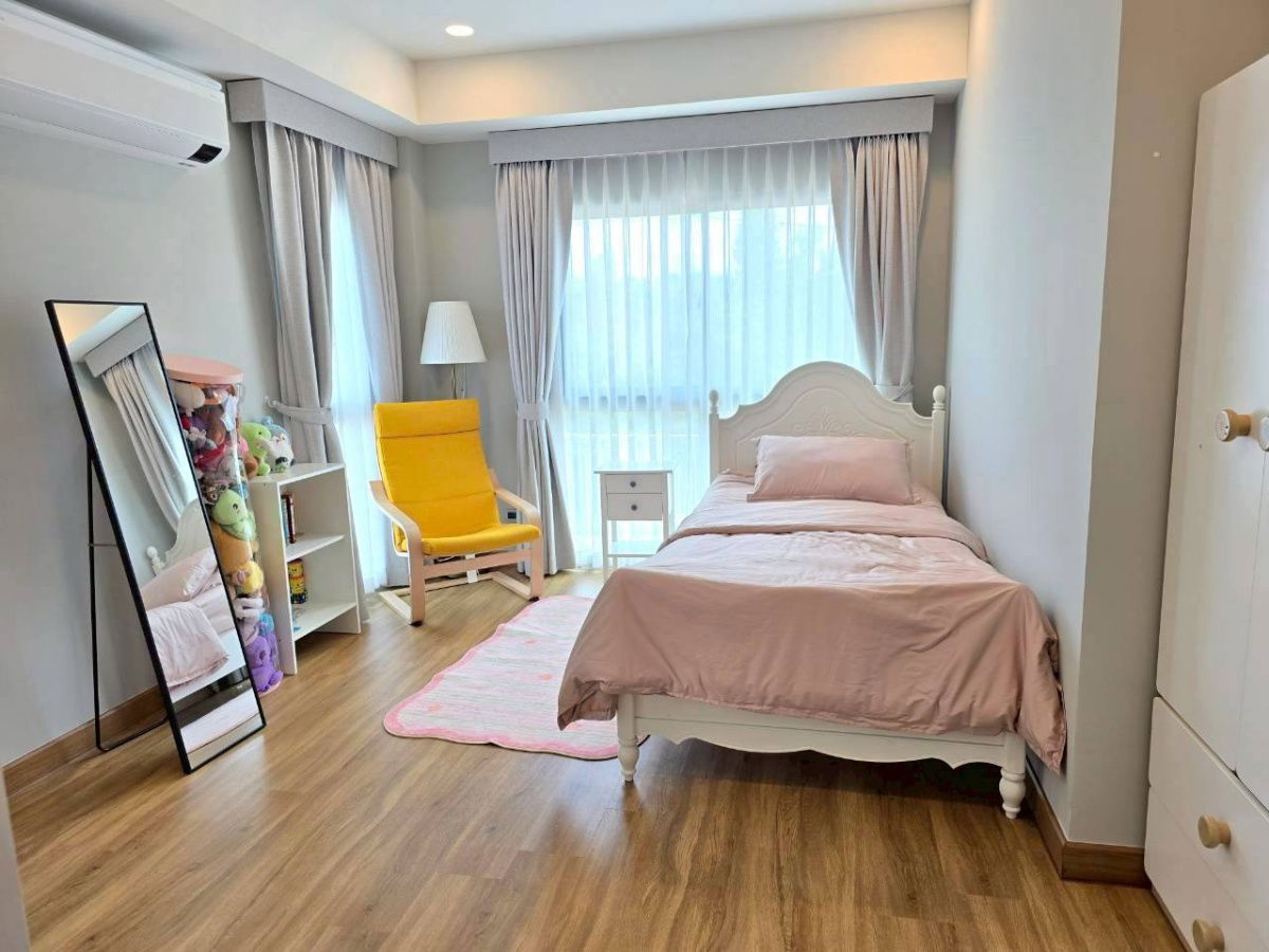 picture Pool villa for sale in Graceland Village, built-in furniture, located on the main road of the village, opposite Grace International School.- SW002848 - 9/20
