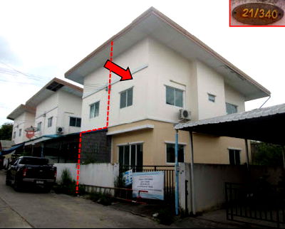 Twin houses for sale Eastern Seaboard Industrial Estate : บ้านแฝด 112.4 square meter Chonburi Si Racha Bo Win for 1520000 THB