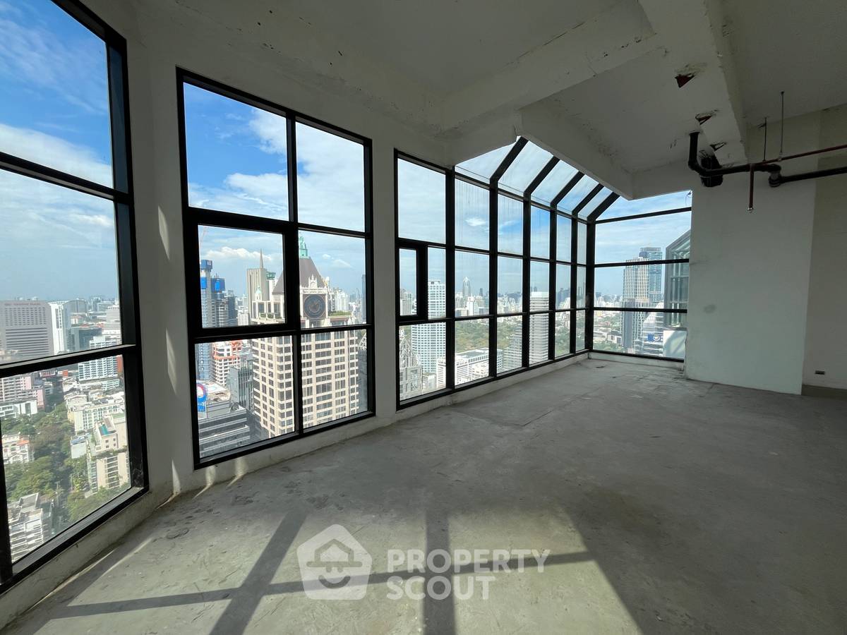 picture 4-BR Condo at Sathorn Gardens near MRT Si Lom (ID 2244568) - 6/24