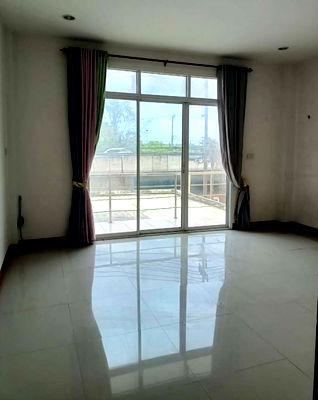 Shophouses for sale Muang Surat Thani Surat Thani : อาคารพาณิชย์ 133.6 square meter Surat Thani Muang Surat Thani Makham Tia for 5720000 THB