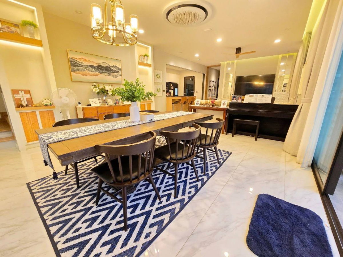 picture Pool villa for sale in Graceland Village, built-in furniture, located on the main road of the village, opposite Grace International School.- SW002848 - 16/20