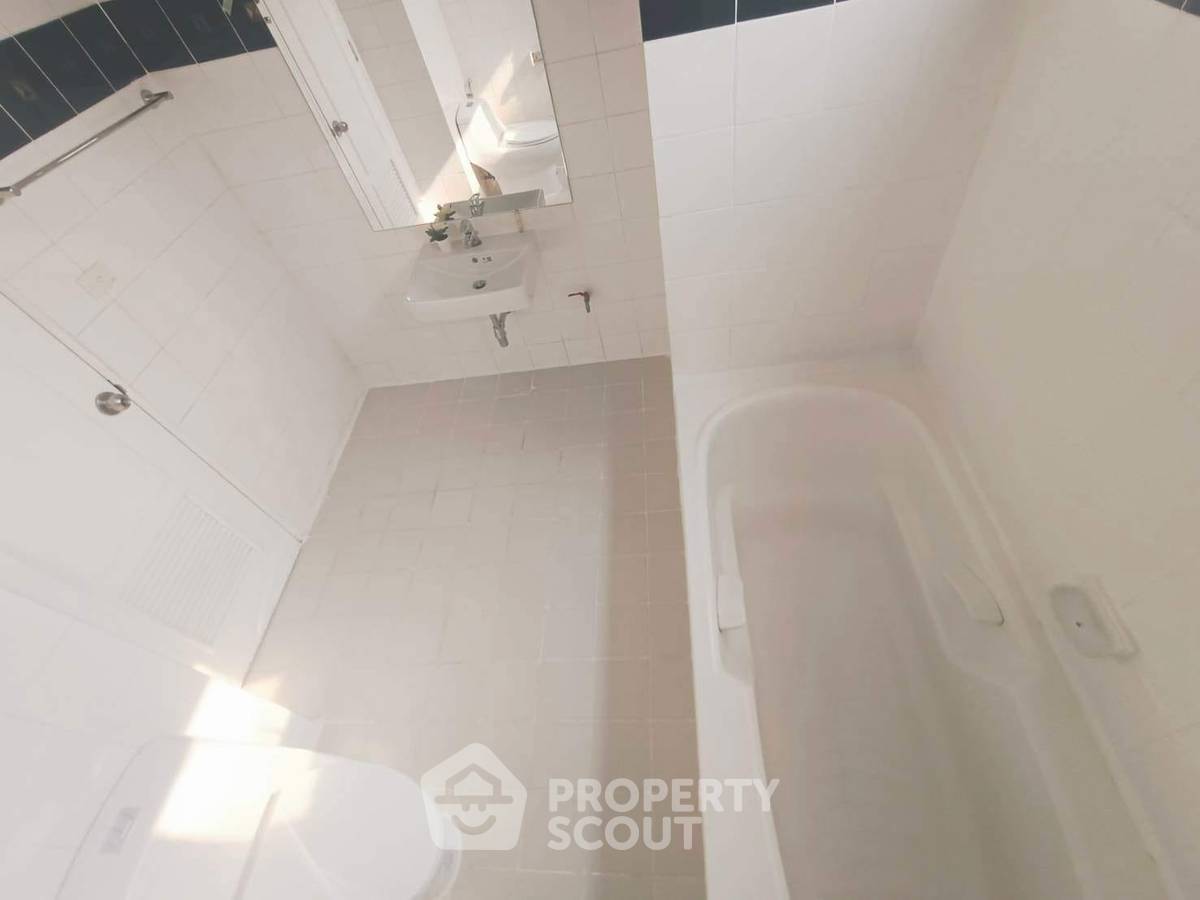 picture 2-BR Condo at The Waterford Park Sukhumvit 53 Condominium near BTS Thong Lor (ID 1801674) - 31/34