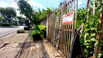 Land for rent Sukhumvit Road : Land for rent, 246 square wah, filled, next to Rama 4 Road, very beautiful plot (N.734)