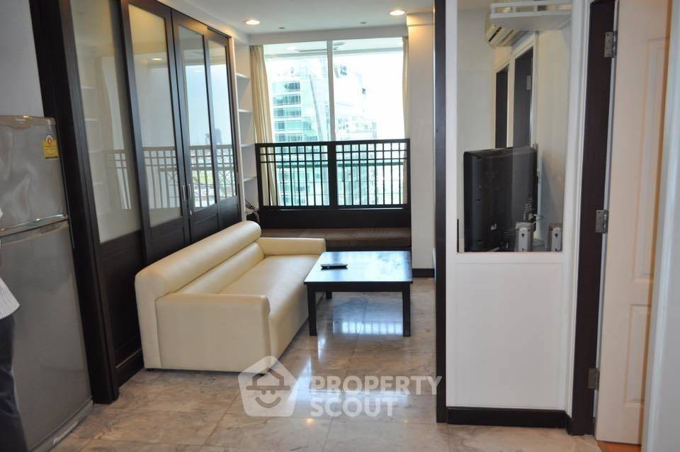 picture 2-BR Condo at Sathorn House Condominium near BTS Surasak (ID 333348) - 1/18