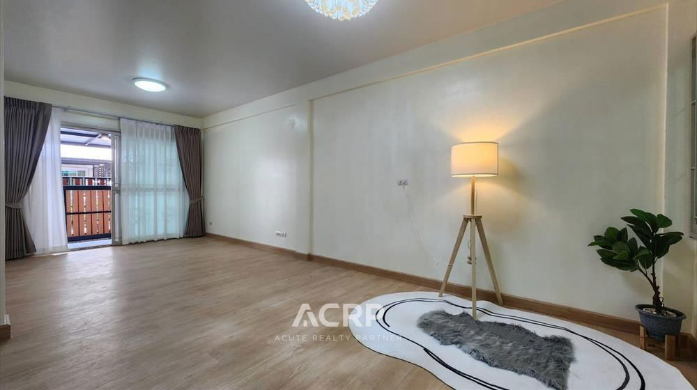 picture 3-story townhome for sale, newly renovated, Supalai Sukhumvit-Srinakarin, in good condition - 5/19