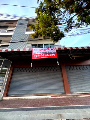 Shophouses for sale Sukhumvit Road : Commercial building for sale, 3 floors, corner building, Prawet, Chaloem Prakiat Rama IX (N.644)