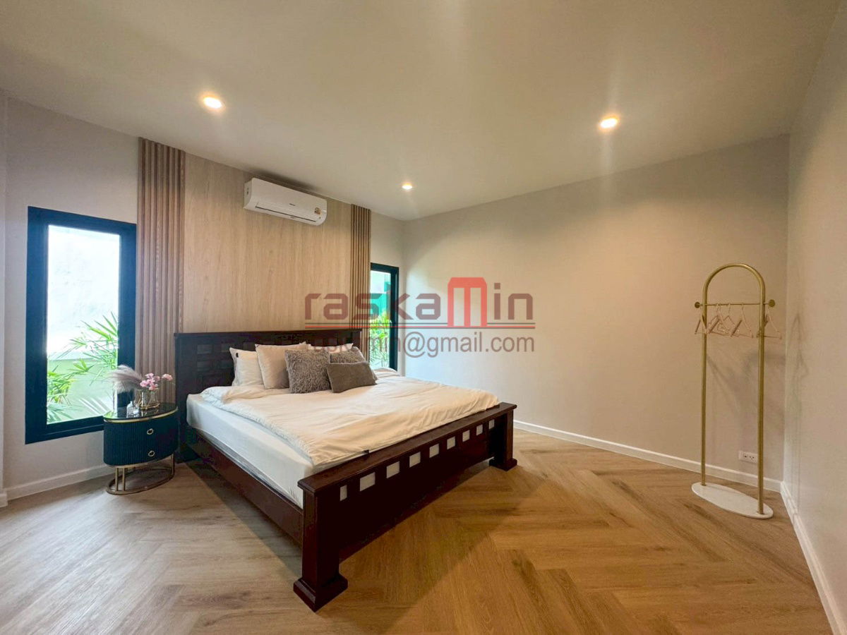 picture House for Sale with Spacious Living Area - 46/49