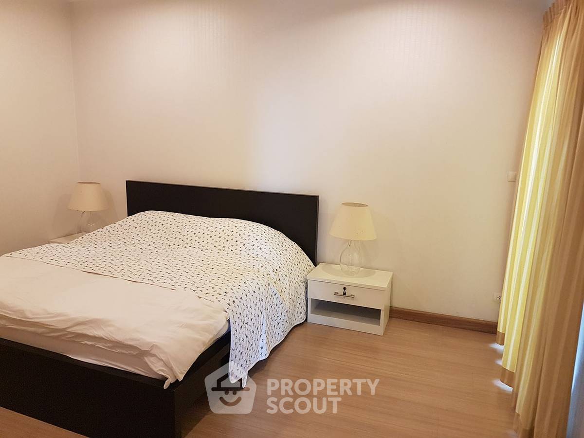 picture 3-BR Condo at The Maple Sathon-Narathiwat Condominium near BTS Saint Louis (ID 514608) - 9/14