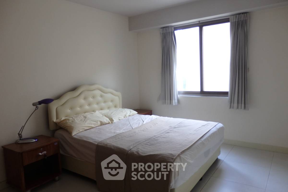 picture 3-BR Condo at Royal Castle Sukhumvit near BTS Phrom Phong (ID 886662) - 9/16