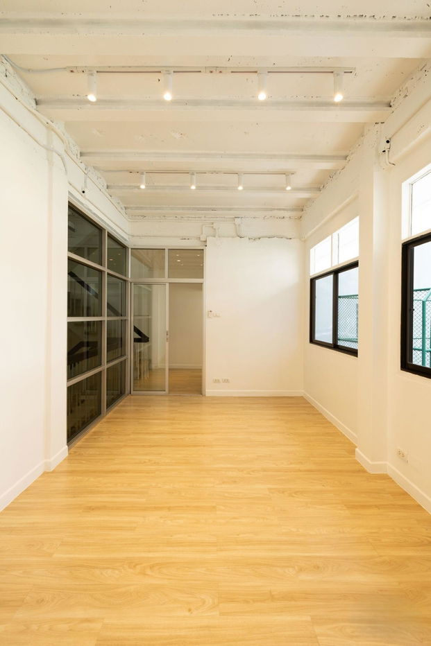 picture LTH12956 – Townhouse Home Office for Rent at Sukhumvit 49/1 Size approx. 240 sqm. Land 30 sq.w. 7 rooms 4 baths Near BTS Phrom Phong ONLY 145K/month - 5/10