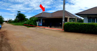 Twin houses for sale Ban Teng Nam Railway Station : บ้านแฝด 200 square meter Phitsanulok Muang Phitsanulok Hua Ro for 1551000 THB