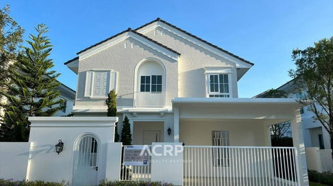 Selling a 2-story single house in Chaiyaphruk Village, Bangna Km.15, beautifully renovated and extended, comes with complete furniture.