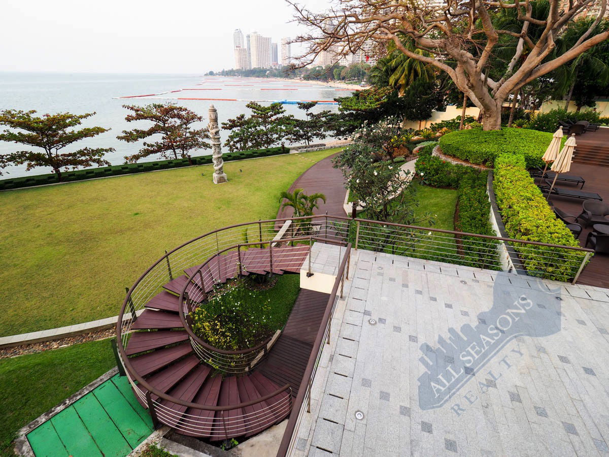 picture 2 Bedrooms Condominium @ The Cove - 14/31