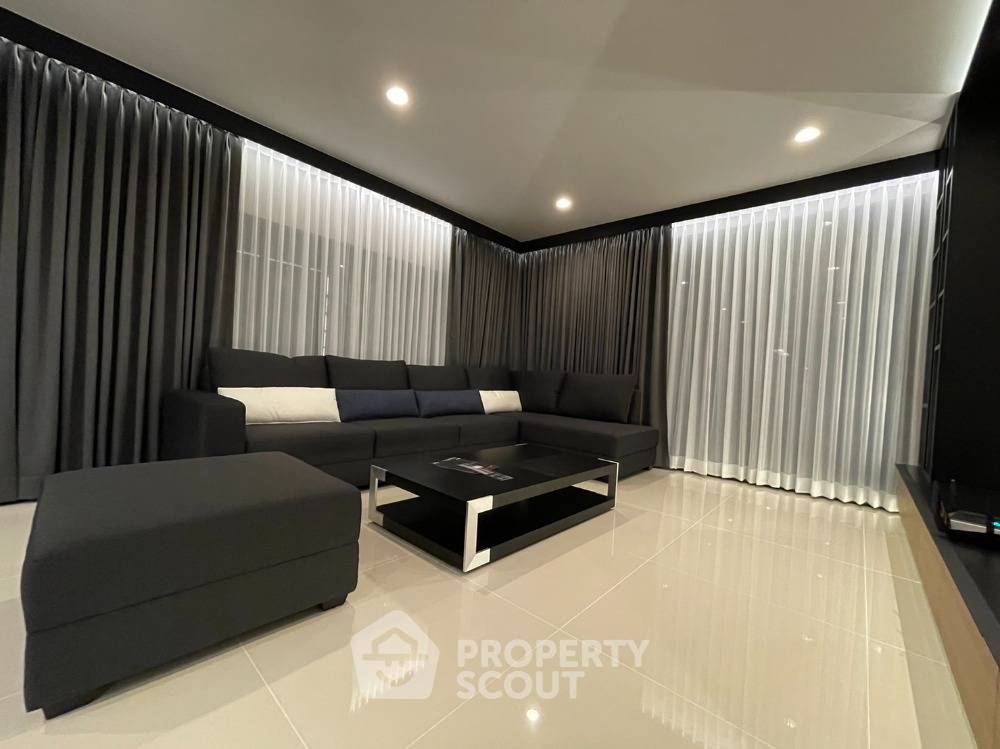picture 4-BR House at Setthasiri-Krungthep Kreetha 2 in Hua Mak (ID 1404066) - 3/12