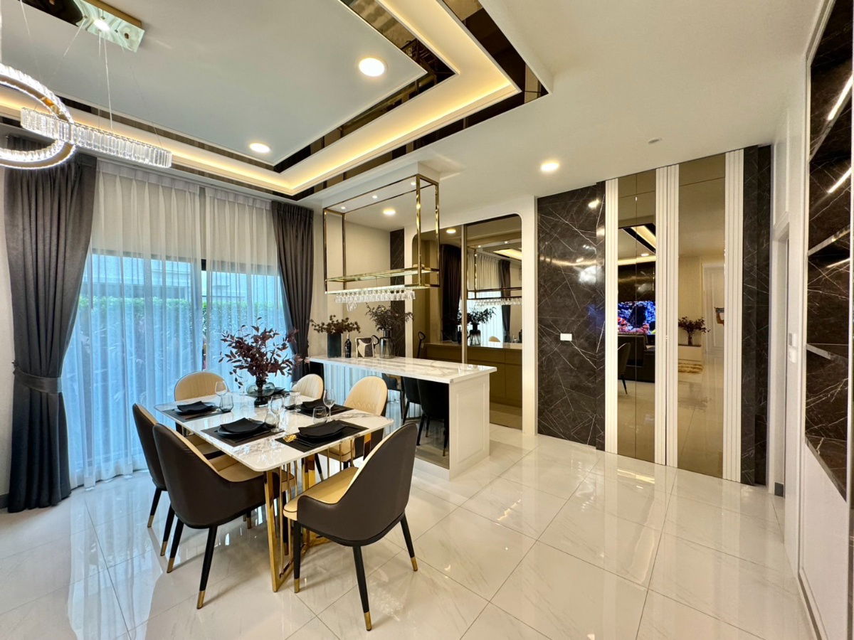 picture For Rent The City Bangna - A Luxurious Corner House on the Main Road. - 6/24