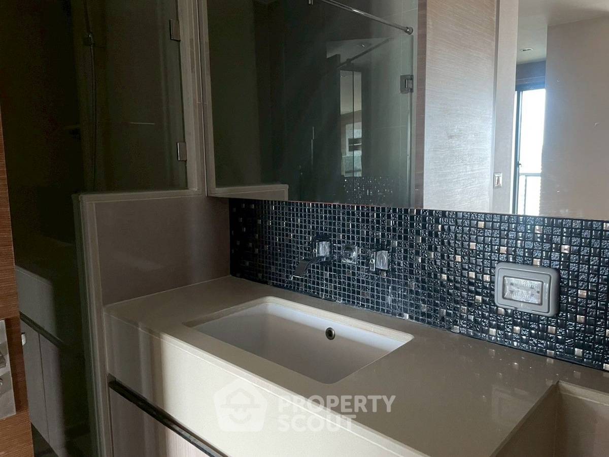 picture 2-BR Condo at The Address Sathorn near BTS Saint Louis (ID 2254361) - 11/12