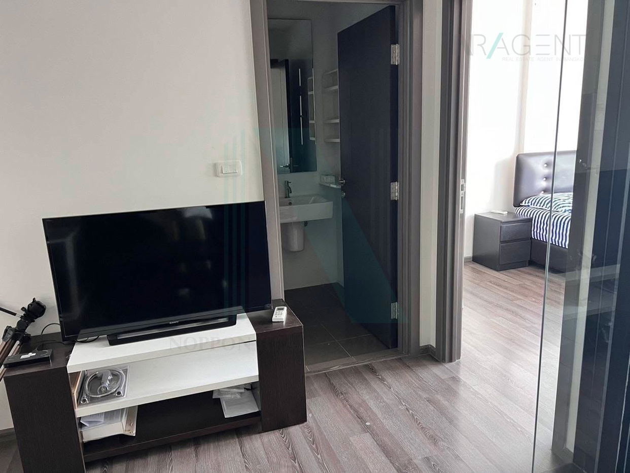 picture For Rent Condo THE BASE PARK EAST SUKHUMVIT 77 Building 1, Floor 27,1 bed room, Room size 31 sqm - 6/8