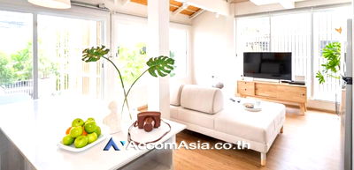 Houses for rent BTS Phra Khanong : 🔼🔽 AccomA 📩 Big Balcony,Garden View,Home Office 5 BR House in Khlong Ton Nuea (AA30419)