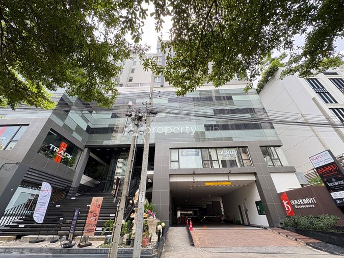 15 Sukhumvit Residences