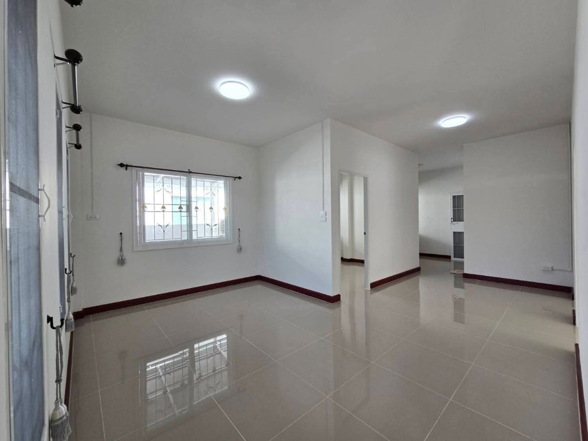 รูป บ้านเดี่ยวทำเลดีสัตหีบ ราคาถูก ตรงข้ามสนามกีฬาราชนาวี  - รูปที่ 5/13