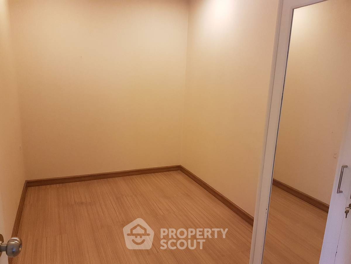 picture 3-BR Condo at The Maple Sathon-Narathiwat Condominium near BTS Saint Louis (ID 514608) - 14/14