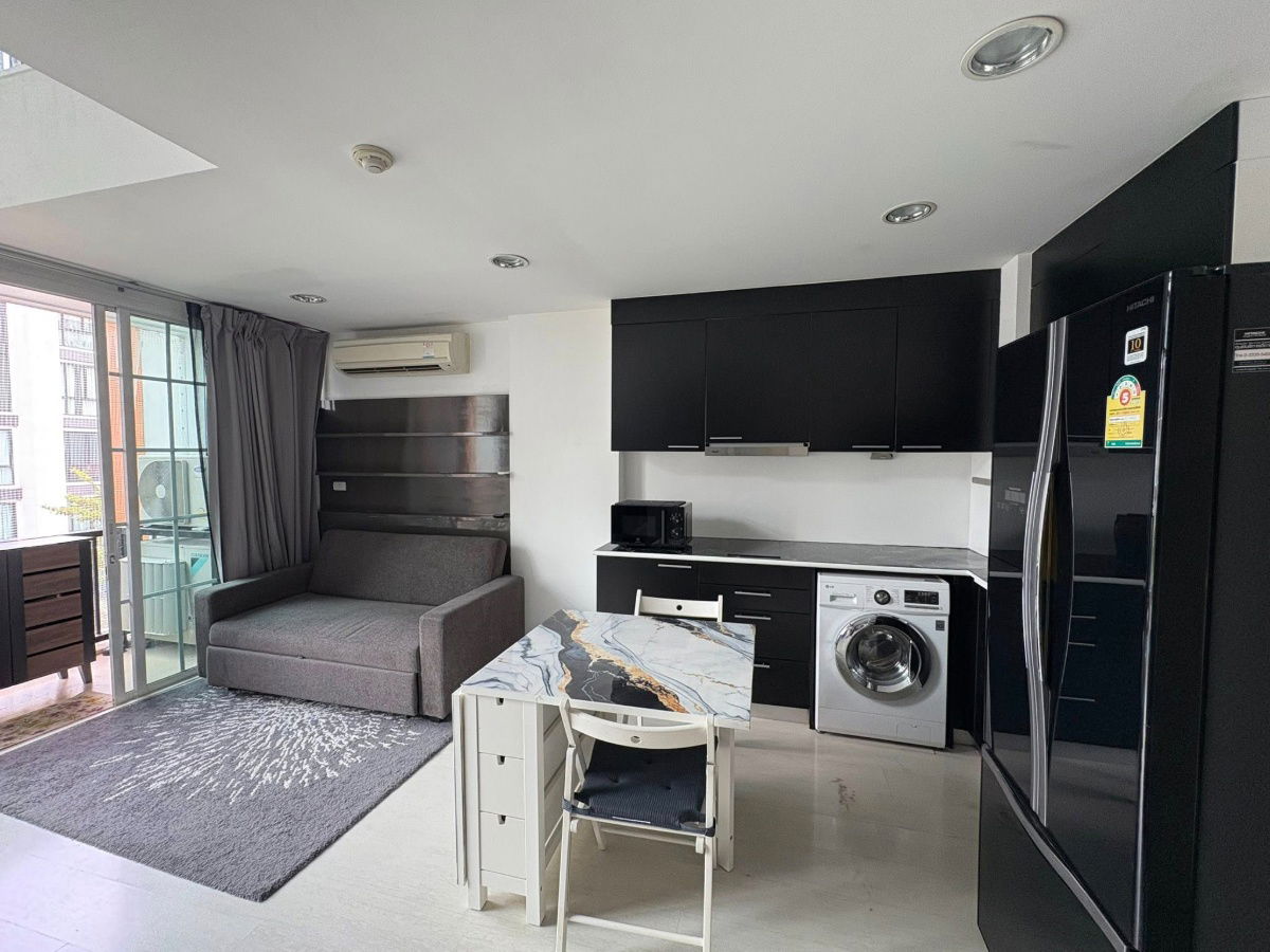 picture Urgent Rent!! Great Price! Beautifully Decorated Unit at D65 Condominium - 6/13