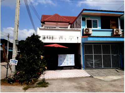 Townhouses for sale Chachoengsao : ทาวน์เฮ้าส์ 100 square meter Chachoengsao Muang Chachoengsao Bang Tin Pet for 1760000 THB