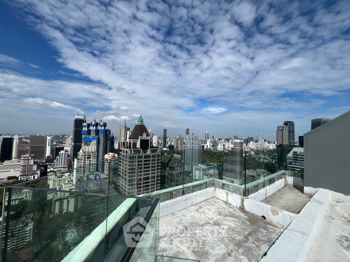 picture 4-BR Condo at Sathorn Gardens near MRT Si Lom (ID 2244568) - 17/24