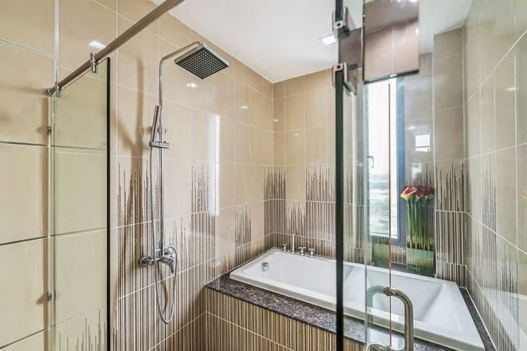 picture UK06-039 🎯 Condo for rent by the sea - A (corner room, sea view) 📍 Bang Saen, Chonburi Province 💰 Rental price 33,000 baht / month - 7/11