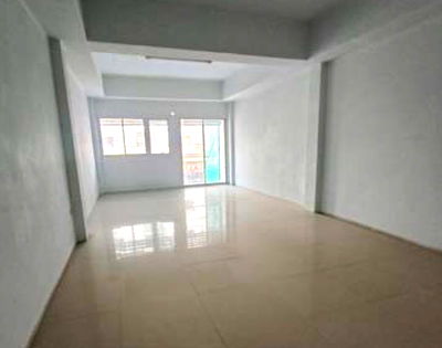 Shophouses for sale Kasetsart University Si Racha Campus : อาคารพาณิชย์ 104 square meter Chonburi Si Racha Nong Kham for 5500000 THB