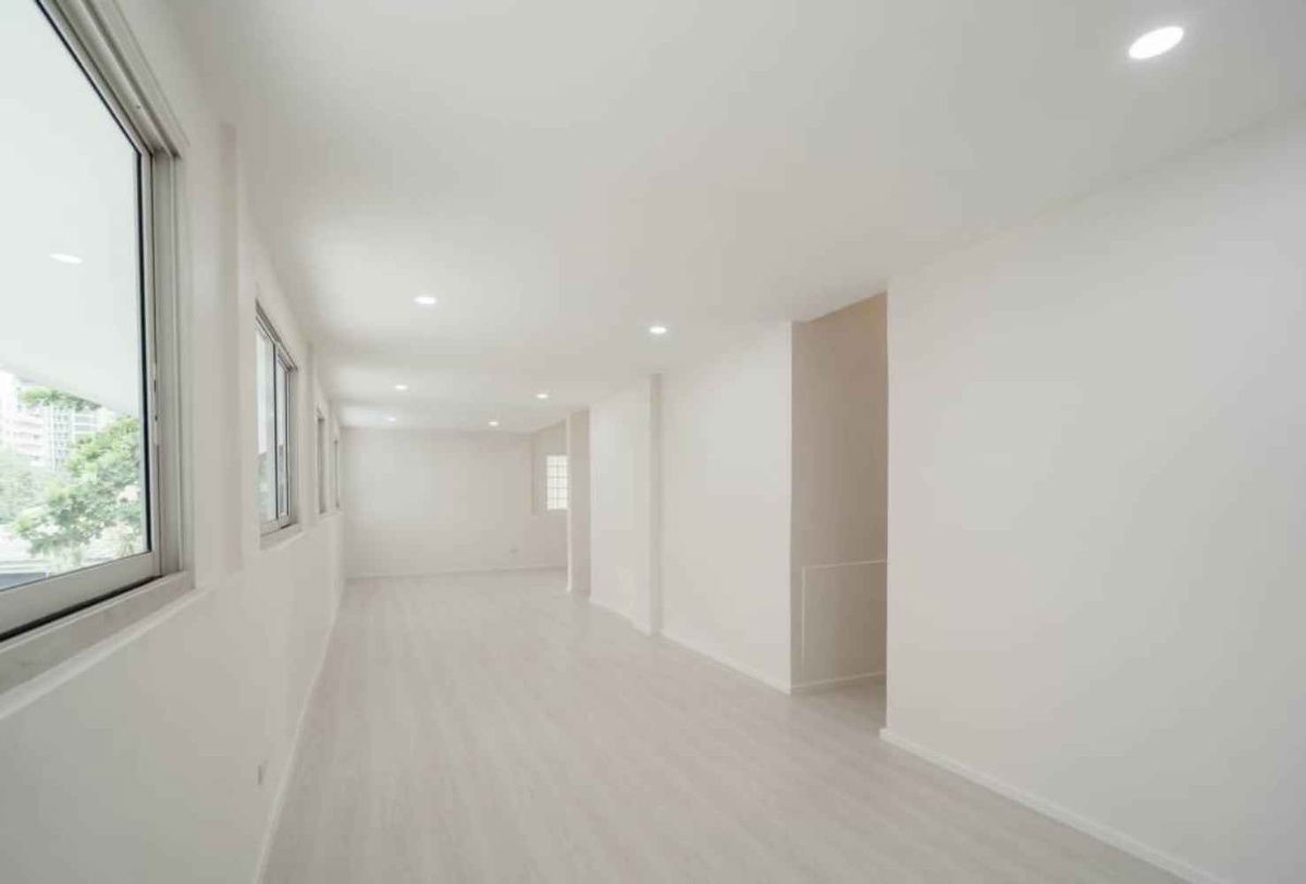 รูป ขาย Townhome 3 ชั้น สุขุมวิท 15 ทำเลทอง ใกล้ BTS อโศก & MRT เพชรบุรี เดิน 1 นาทีถึงโรงเรียนนานาชาติ NIST - รูปที่ 12/17