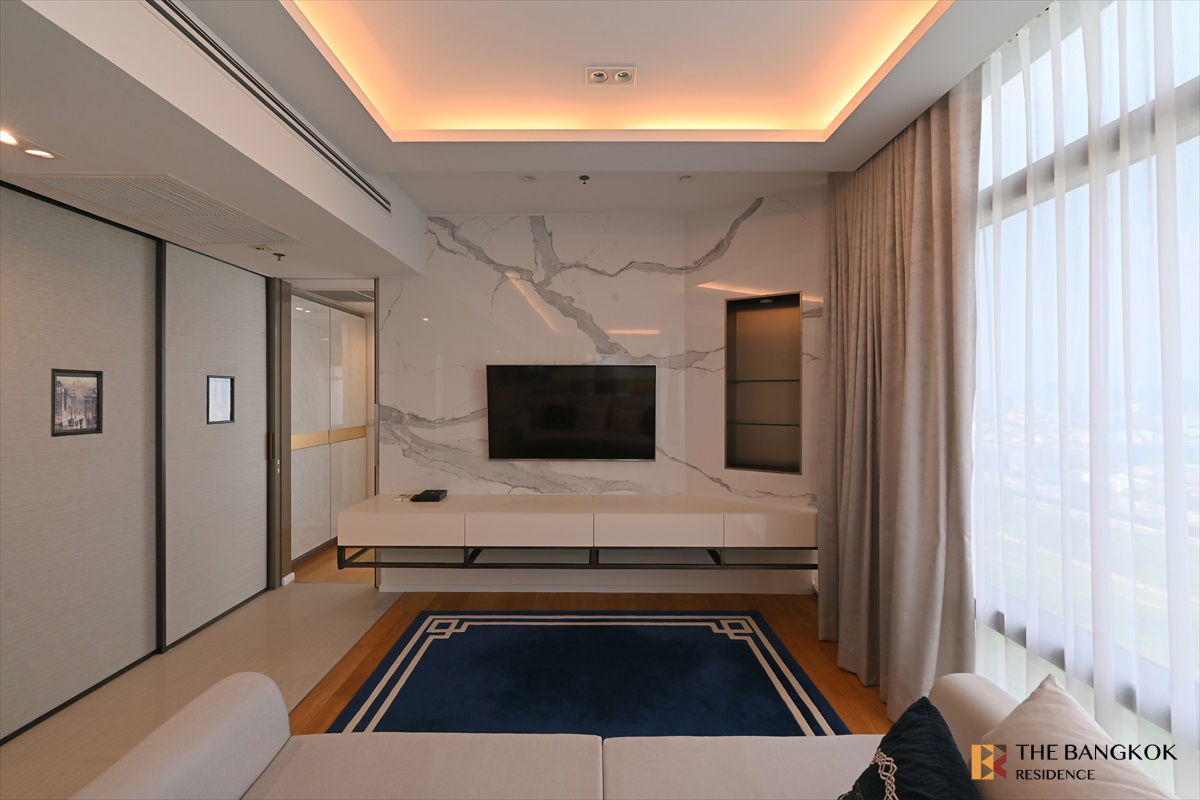 picture Circle Living Prototype 🌟 Stylish Unit with Triple Panoramic View 🏙️ Near MRT Phetchaburi - 4/17