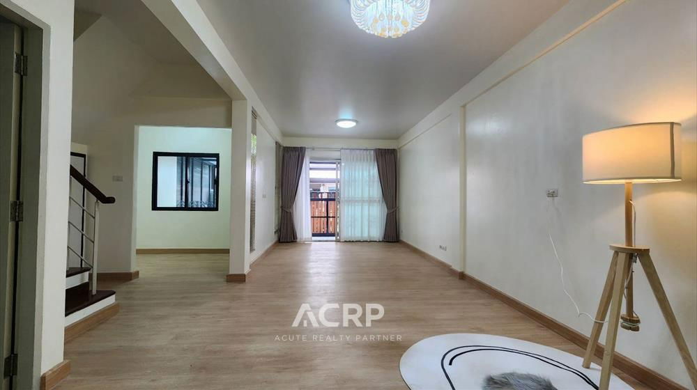 picture 3-story townhome for sale, newly renovated, Supalai Sukhumvit-Srinakarin, in good condition - 4/19