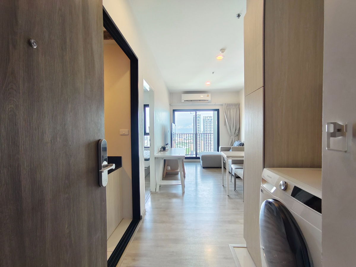 picture Niche Mono Mega Space Bangna, 2 bedrooms, 39th floor, size 50 sq m., rent 1800/month. Call/Line: 0636262722 - 3/18