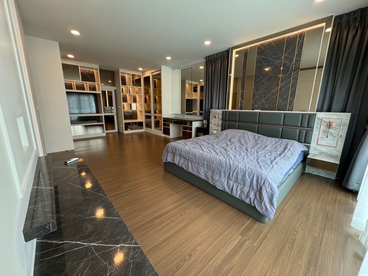 picture For Rent The City Bangna - A Luxurious Corner House on the Main Road. - 12/24