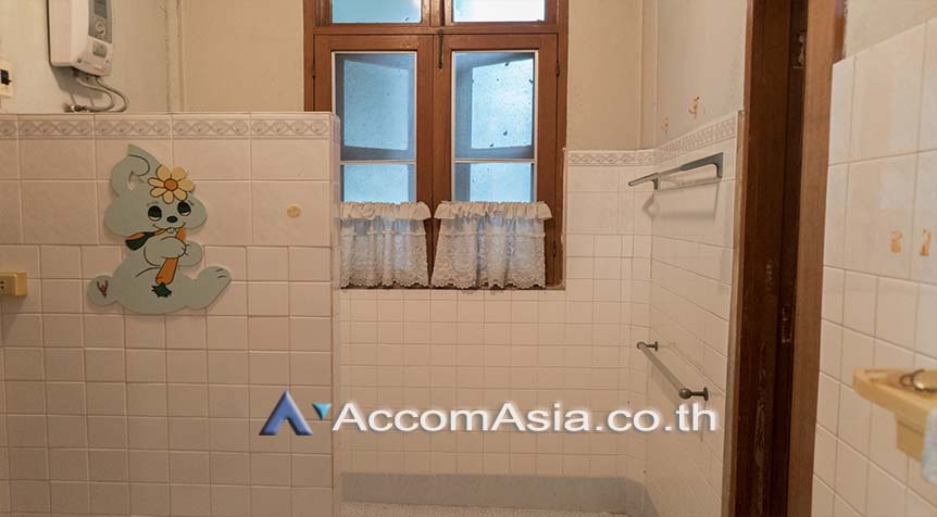 picture 🔼🔽 AccomA 📩 Home Office,Garden 4 BR House in Khlong Ton Nuea (AA26054) - 19/20