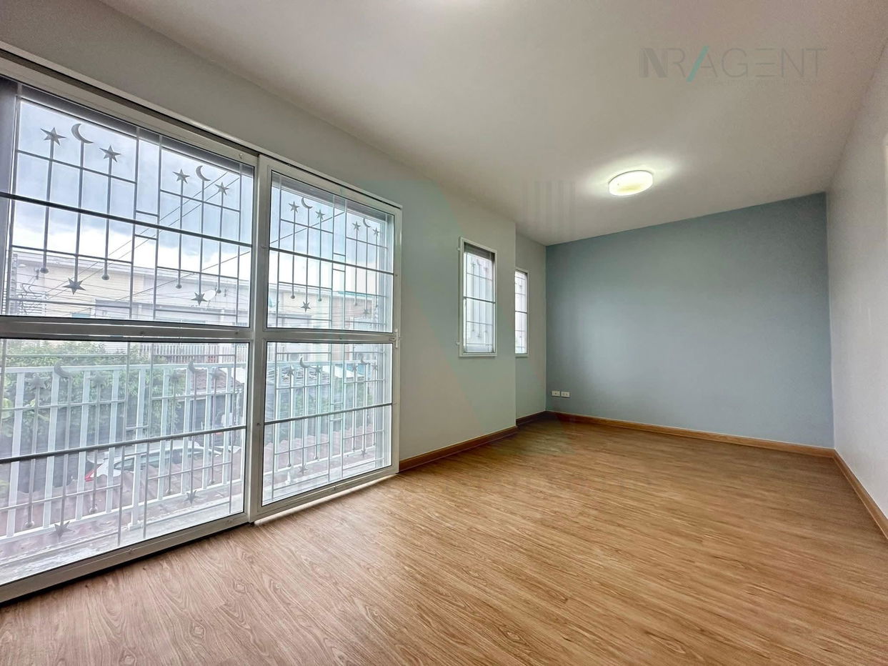 picture For Sell Town house THE CONNECT ONNUT 2 2-story 3 bedroom 2 bathroom - 7/8