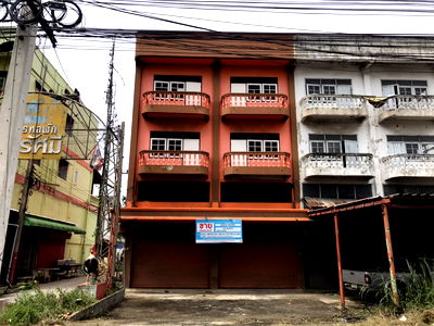 อาคารพาณิชย์ เนื้อที่ทั้งหมด 224 ตารางเมตร 153/2 ตำบลลำไทร อำเภอวังน้อย พระนครศรีอยุธยา ราคา 4,480,000 บาท