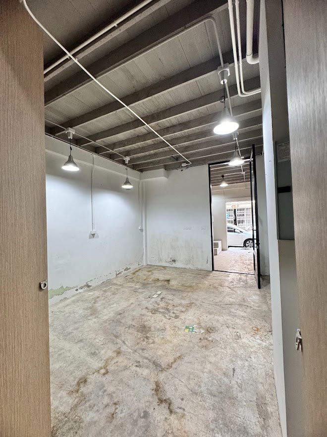 picture Commercial building for rent, 3 floors, Sukhumvit 95, near BTS Bang Chak (N.856) - 8/11