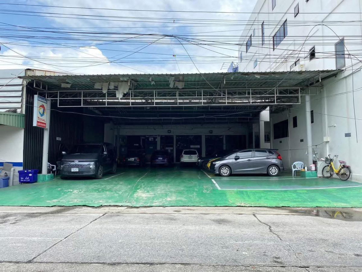 รูป 📢 ปรับราคาพิเศษ! โอกาสทองทำเลธุรกิจ 🚀 ให้เช่า โชว์รูม + ศูนย์บริการ ขนาดใหญ่ พร้อมใช้งาน - รูปที่ 3/4