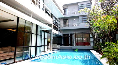 Houses for rent Soi Ekamai (Sukhumvit 63) : 🔼🔽 AccomA 📩 Home Office,Private Swimming Pool 4 BR House in Khlong Ton Nuea (AA14159)