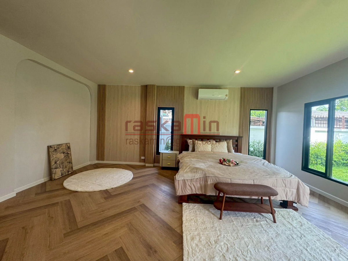 picture House for Sale with Spacious Living Area - 36/49