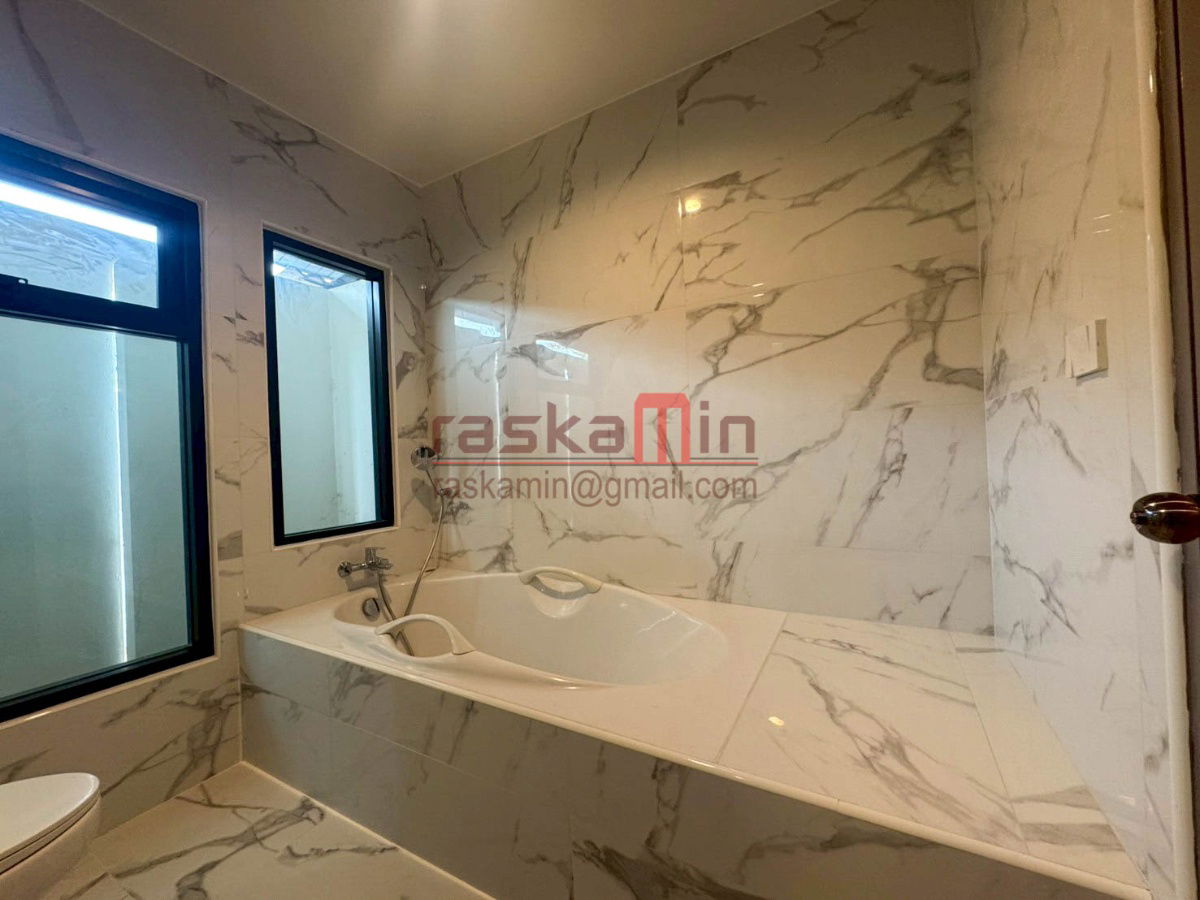 picture House for Sale with Spacious Living Area - 28/49