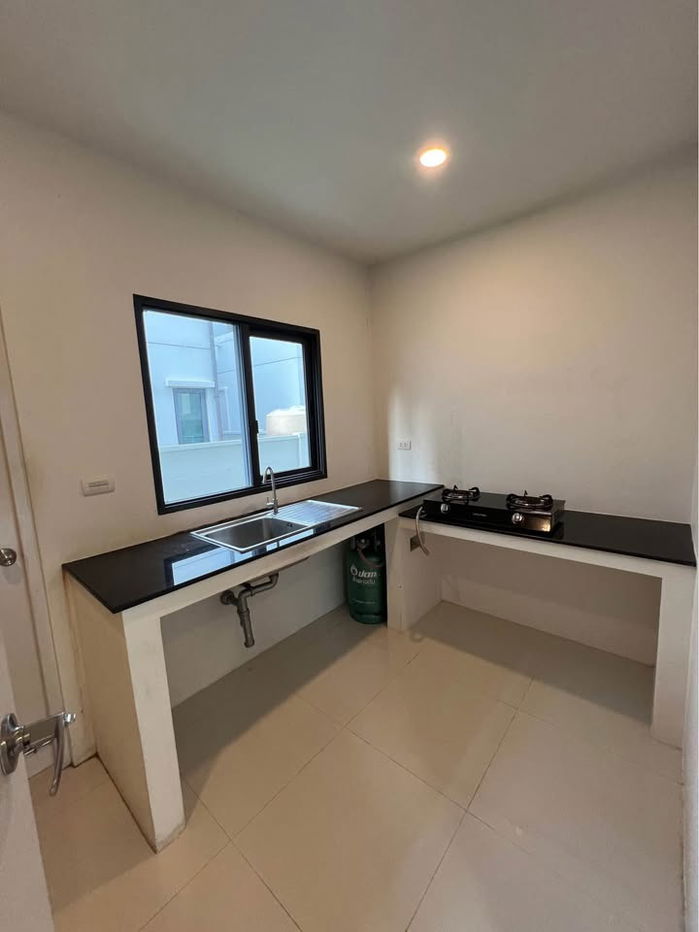 picture Single house for rent, unfurnished, at Centro Don Mueang-Chaengwattana - 4/5
