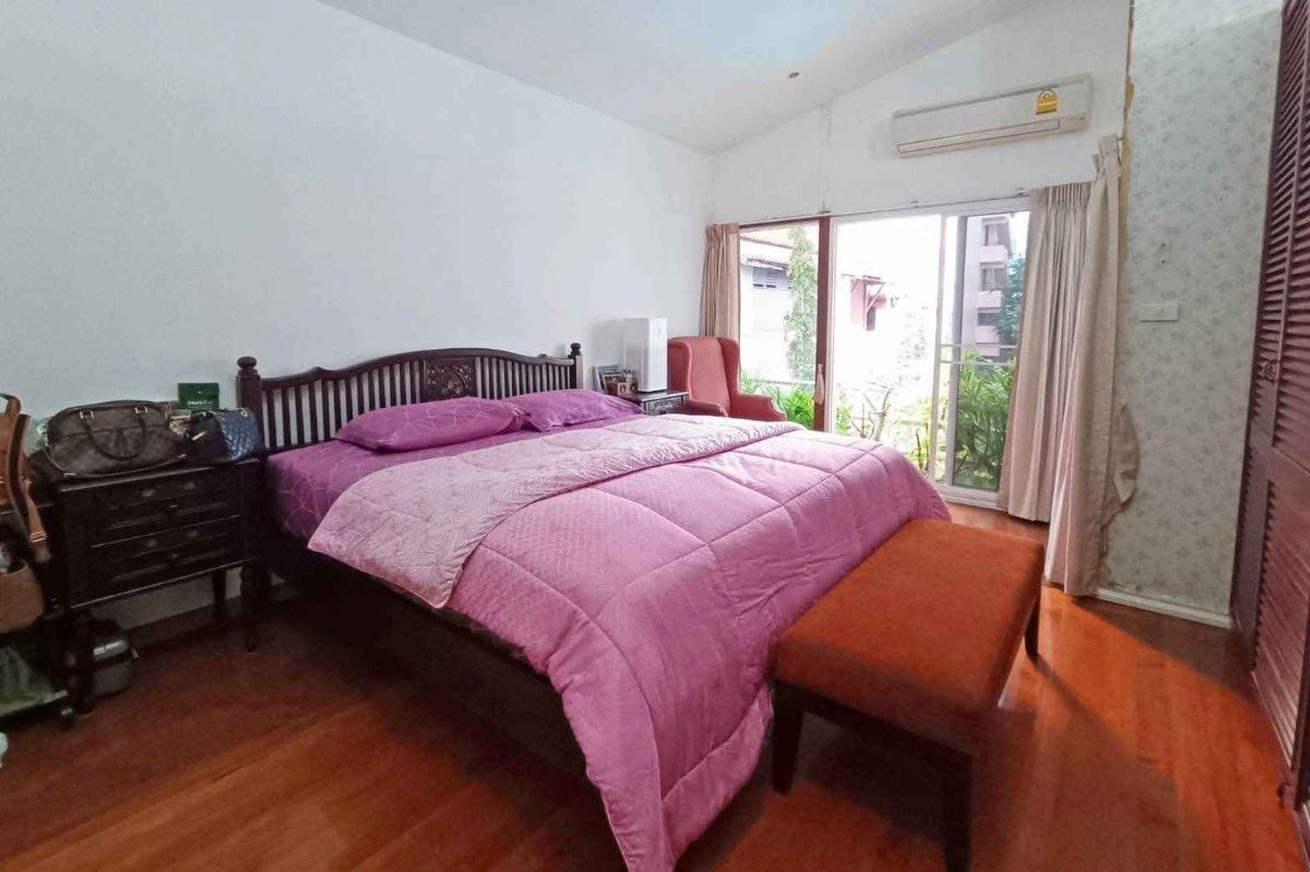 picture Urgent Sale – Luxury Duplex Penthouse on Sukhumvit 24, 300m from BTS Phrom Phong - 2/20