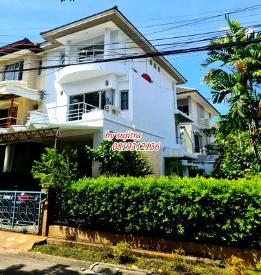 เช่าทาวน์โฮม ถนนลาดพร้าววังหิน : ให้เช่า ทาวน์โฮม 3 ชั้น 47 ตรว.ห้องมุม มีสวนส่วนตัว อยู่ รัชดา 32