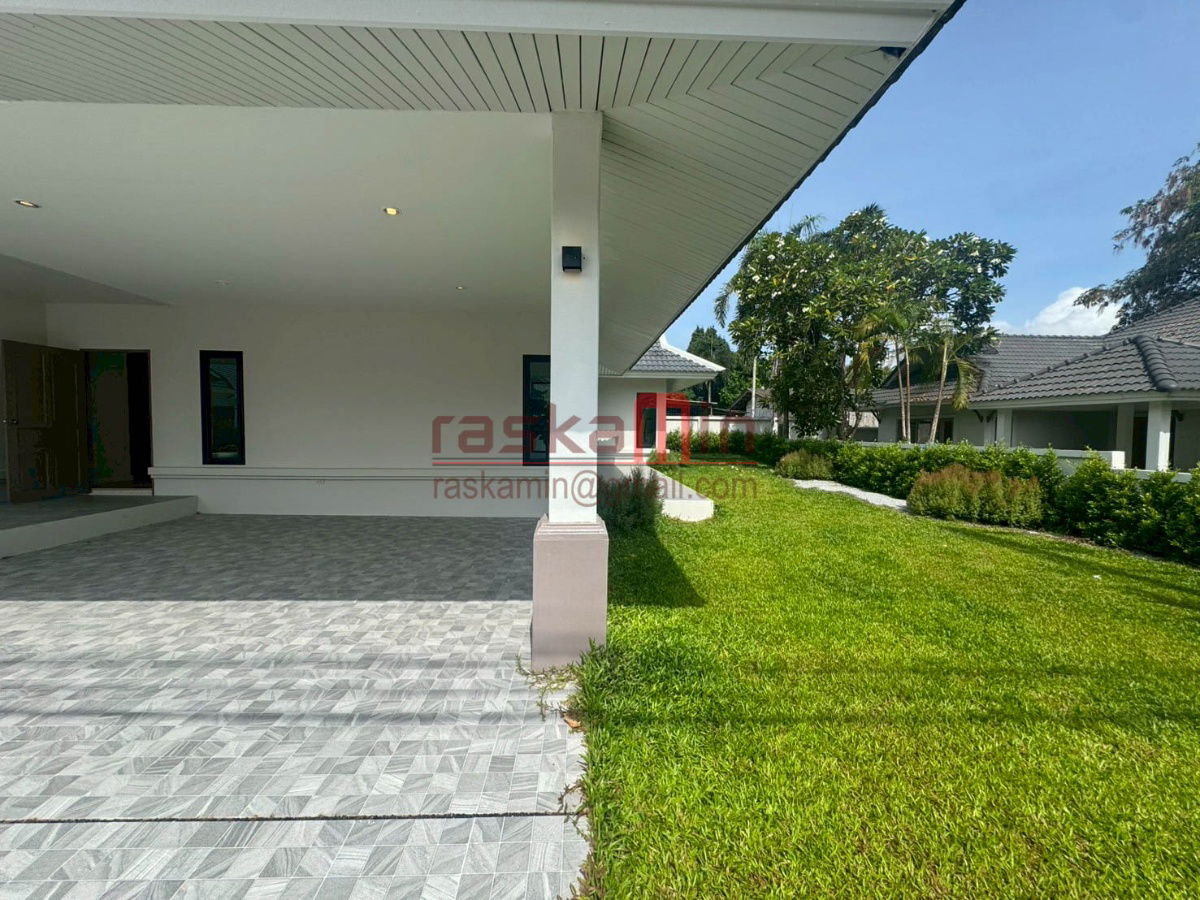 picture House for Sale with Spacious Living Area - 5/49