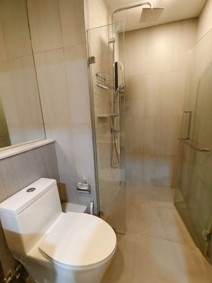 picture For Sale The Politan Breeze Condo 🌊✨  Riverside condo with garden views and a lush atmosphere. - 8/10