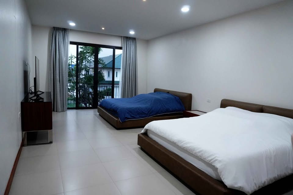 picture UK07-015 🏡✨ 2-storey detached house for sale with complete furniture in every room. - 4/18